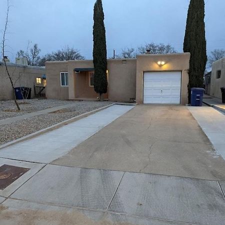 Amazing 2Br Home - Steps To Unm North Campus Αλμπουκέρκι Εξωτερικό φωτογραφία