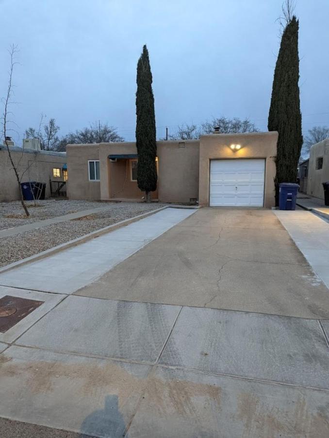 Amazing 2Br Home - Steps To Unm North Campus Αλμπουκέρκι Εξωτερικό φωτογραφία